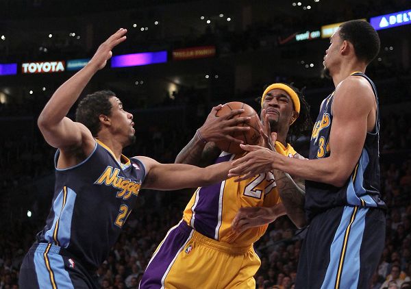 佩齐头并进 佩齐头并进