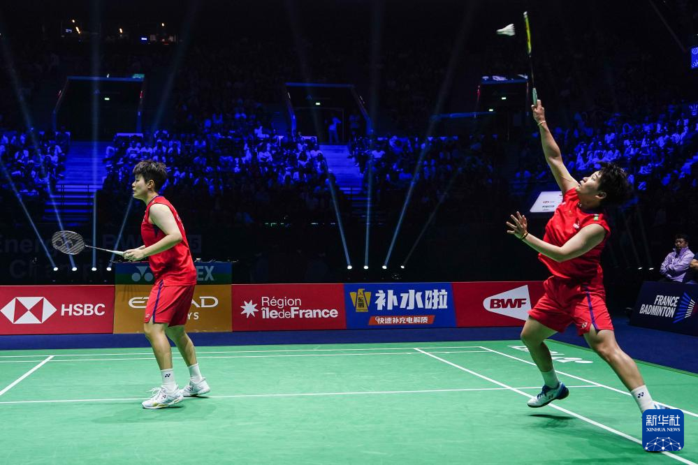 赛展示了他 赛展示了他